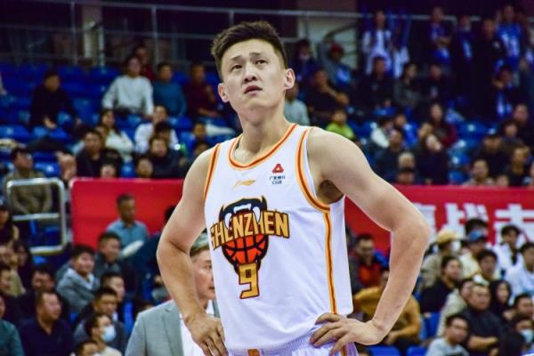 教練教你打籃球！周鵬13中10砍24分&生涯總得分升歷史第十三！